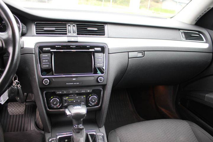 502205-24 Skoda Superb Kombi Elegance 2,0 TDI DSG Automat -2010 (140hk, 19978 mil)