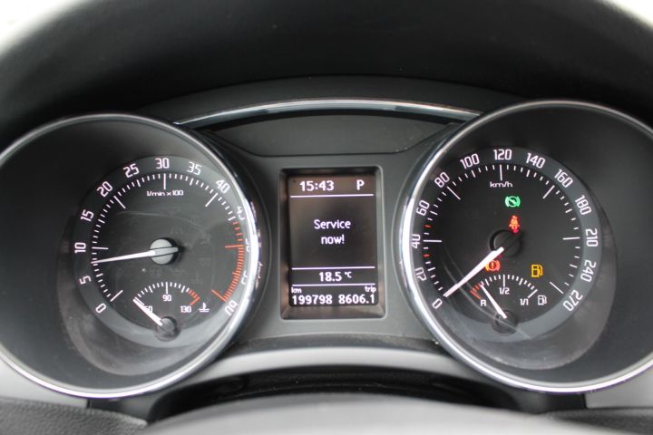 502205-25 Skoda Superb Kombi Elegance 2,0 TDI DSG Automat -2010 (140hk, 19978 mil)