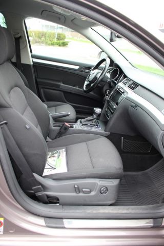 502205-30 Skoda Superb Kombi Elegance 2,0 TDI DSG Automat -2010 (140hk, 19978 mil)