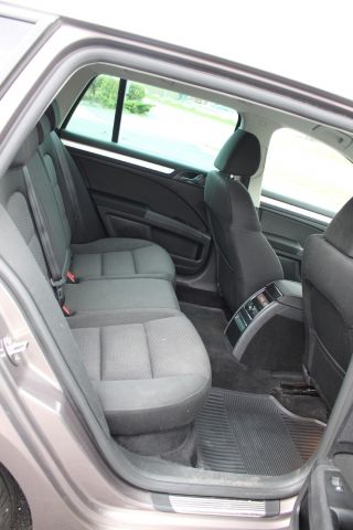 502205-32 Skoda Superb Kombi Elegance 2,0 TDI DSG Automat -2010 (140hk, 19978 mil)