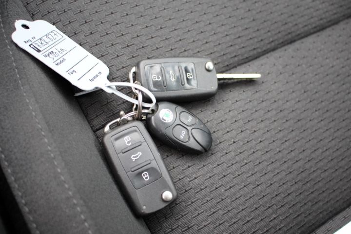 502205-33 Skoda Superb Kombi Elegance 2,0 TDI DSG Automat -2010 (140hk, 19978 mil)