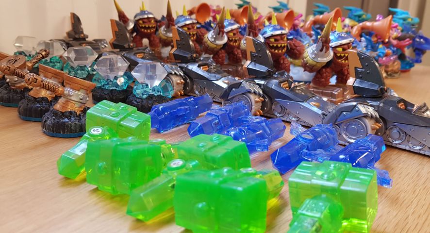 502257-2 50 pcs Skylanders figures in Bulk, new - Free shipping