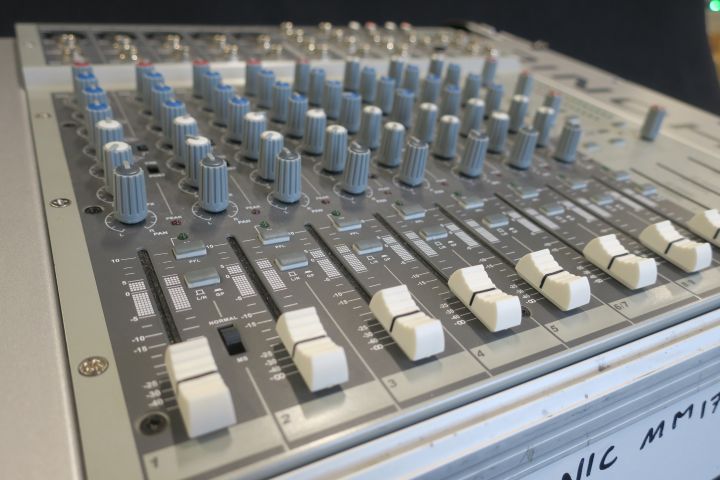 499152-4 Mixer board Phonic MM1705