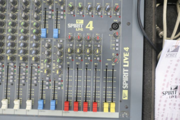 499160-4 Mixerboard Soundcraft Spirit Live 4