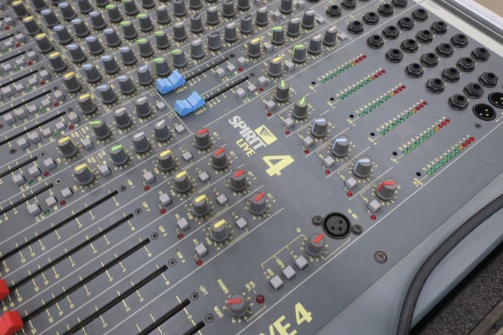 499160-10 Mixerboard Soundcraft Spirit Live 4