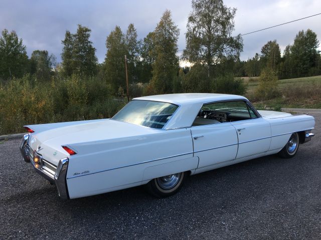 503222-3 Cadillac Sedan deVille 1964