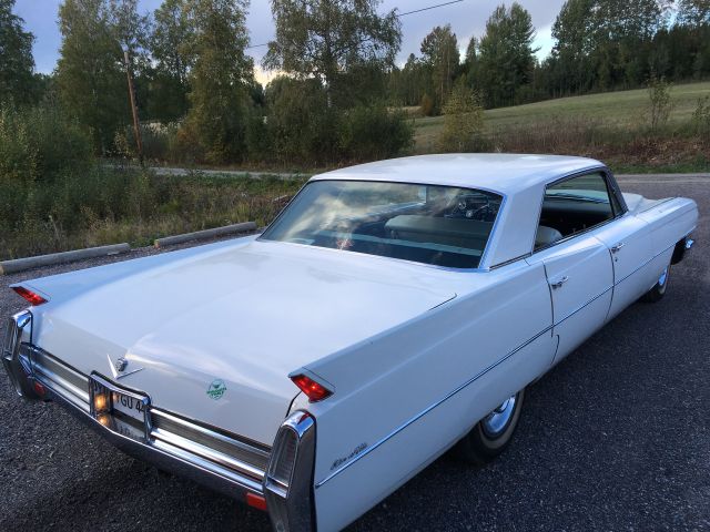 503222-8 Cadillac Sedan deVille 1964