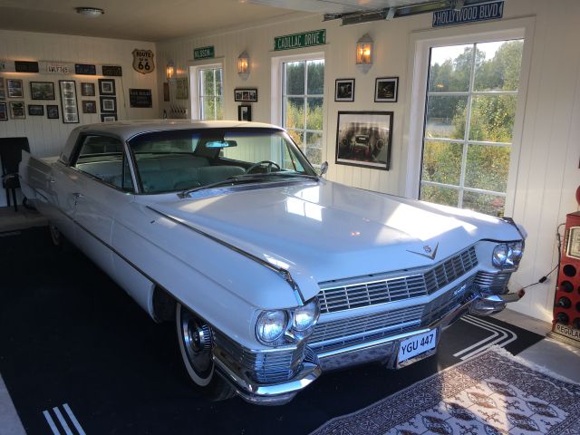 503222-2 Cadillac Sedan deVille 1964