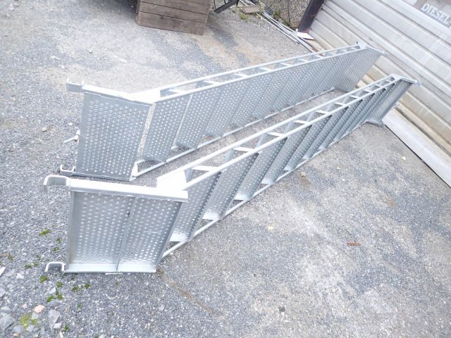 467551-25 Unihak position. #new information#