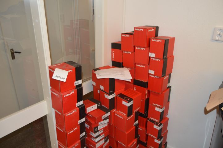 492589-3 Big party Hilti Fixklammer and Nail XP