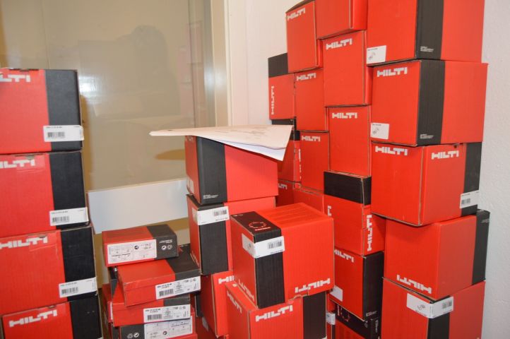 492589-6 Big party Hilti Fixklammer and Nail XP