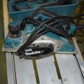 501920-3 Makita Circular Saw HS 6601 and Shelf KP 0800