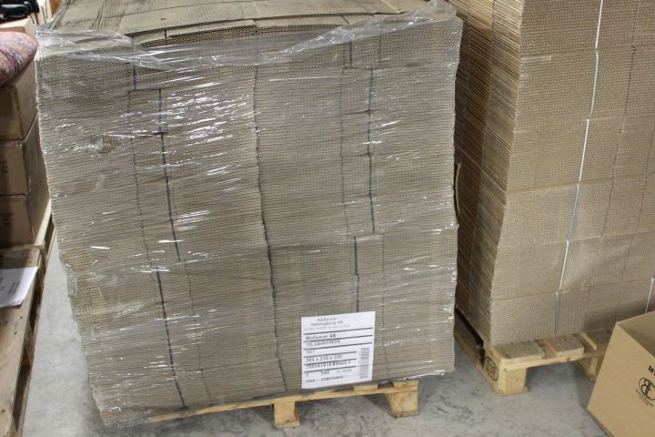 502304-1 3 pallet corrugated cardboard boxes