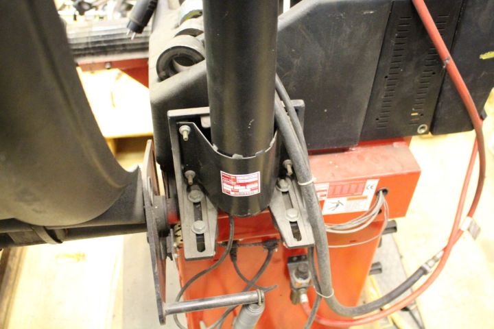 494085-16 Tire balancing machine Hunter GSP 9200