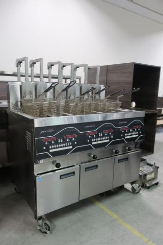 469598-2 Fryer, Henny Penny