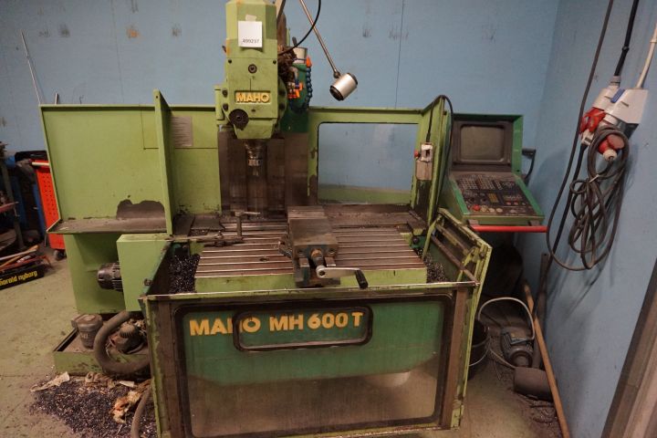 499237-2 Milling machine Maho