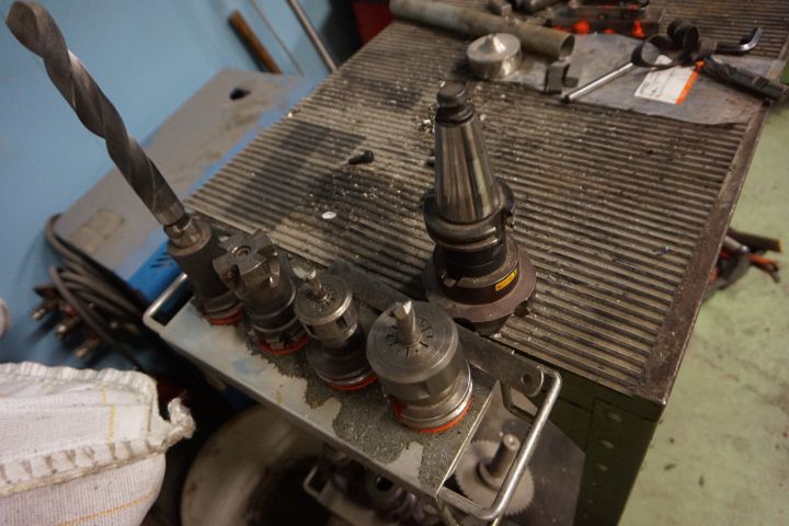 499237-27 Milling machine Maho