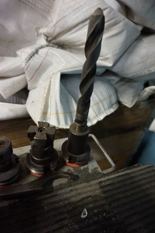 499237-32 Milling machine Maho