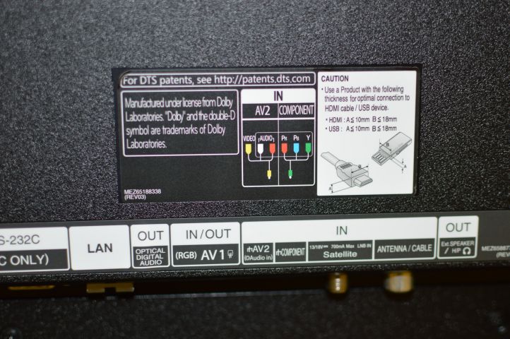 507555-8 LG 79"- 79UG880V - with screen damage