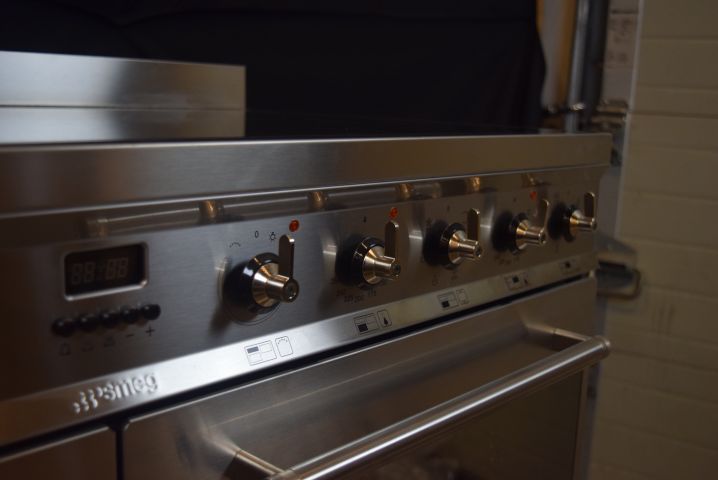 502976-8 Stove with 3 ovens 110 cm Smeg SYD4110I - display unit