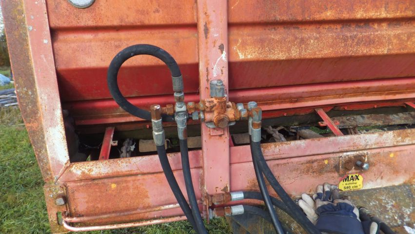 508198-5 Belarus Manure spreader