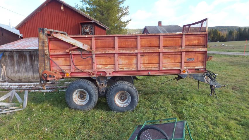 508198-7 Belarus Manure spreader