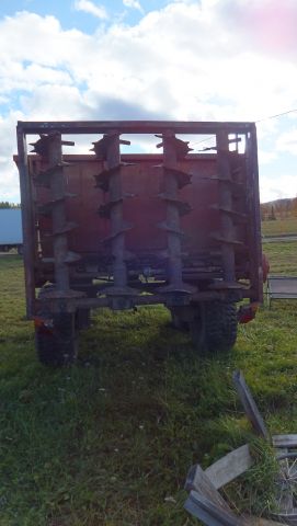 508198-9 Belarus Manure spreader