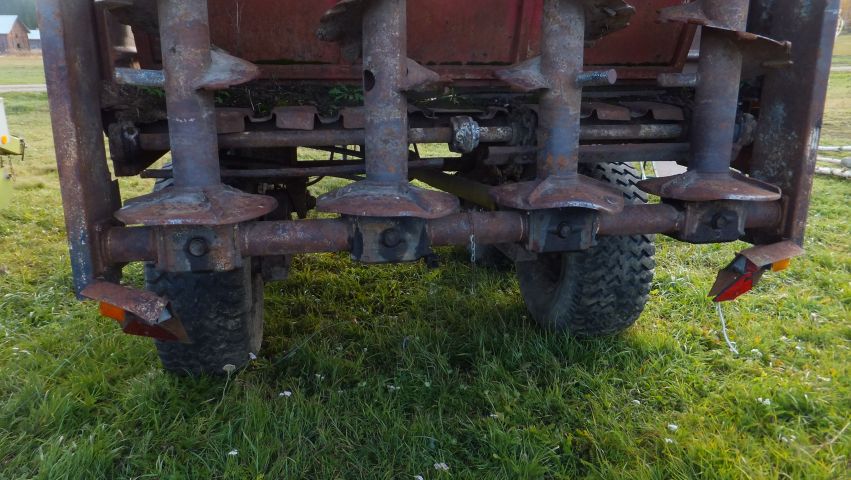 508198-12 Belarus Manure spreader