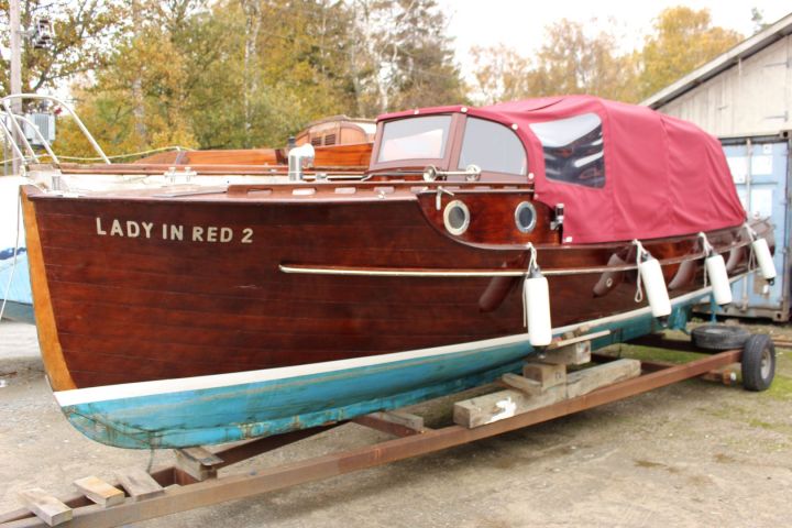 508316-1 Trämotorbåt, "Lady in red 2", ca 8 m