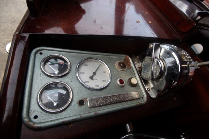 508316-24 Trämotorbåt, "Lady in red 2", ca 8 m