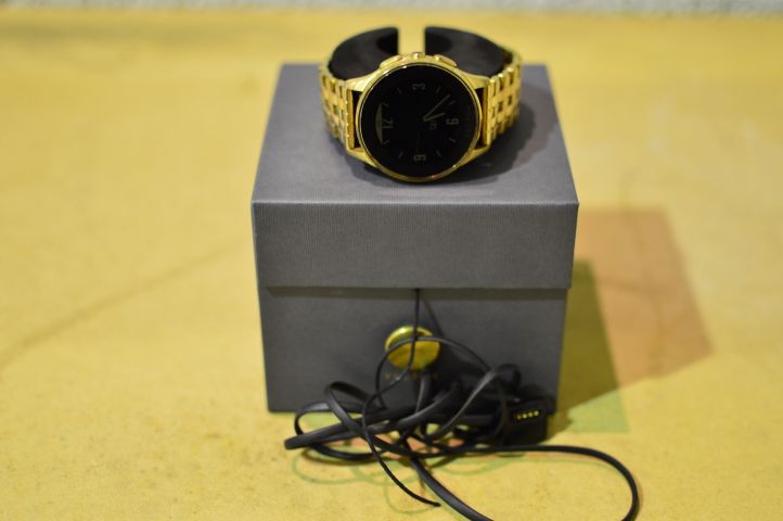 508782-1 Vector Luna smartwatch