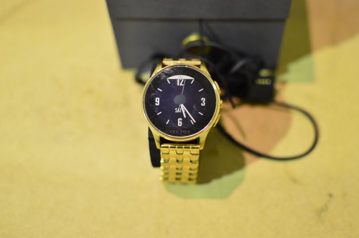 508782-4 Vector Luna smartwatch