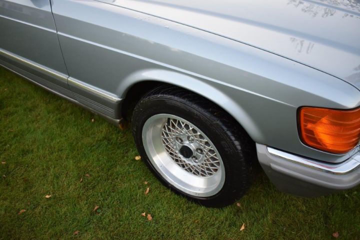 498941-11 Mercedes Benz 500 SEC V8, C126 Coupe -84