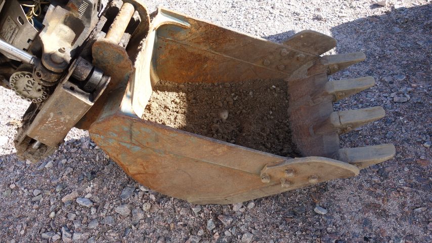 509840-35 Track excavator with tiltrotator Sunward swe 85