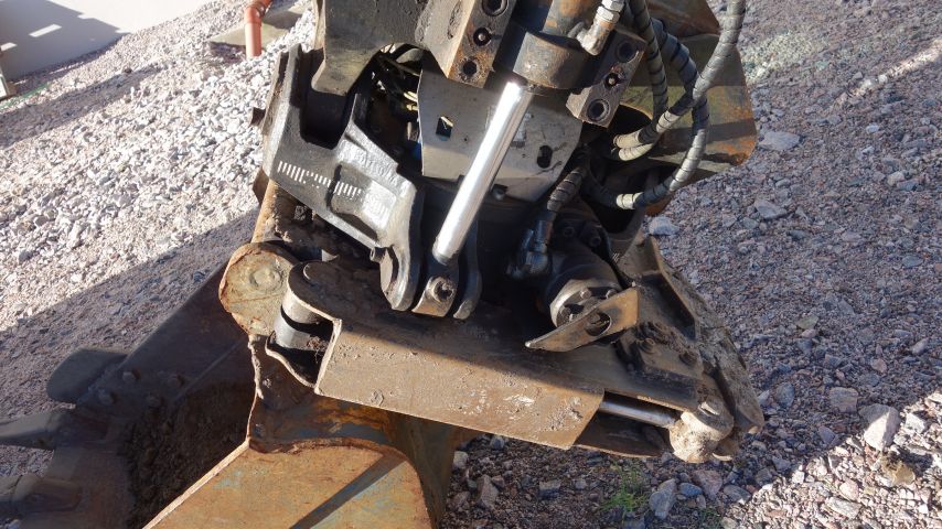 509840-37 Track excavator with tiltrotator Sunward swe 85