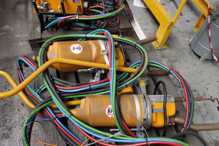 473666-2 Spot welding guns 2 pcs, ARO with welding guard T1400