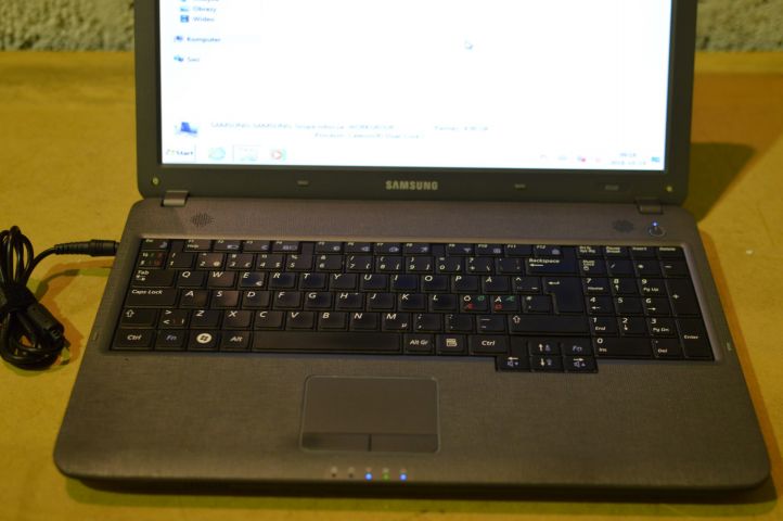 510237-2 Samsung Notebook NP-R530 laptop