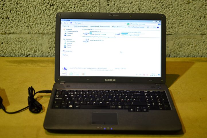 510237-1 Samsung Notebook NP-R530 laptop