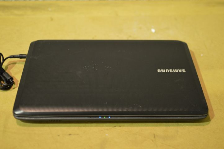 510237-4 Samsung Notebook NP-R530 laptop