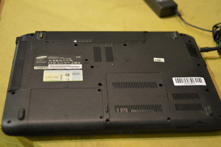 510237-5 Samsung Notebook NP-R530 laptop