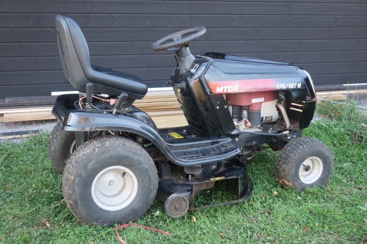 469720-2 MTD Lawn mower / garden tractor