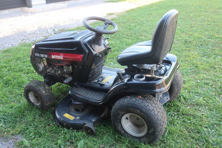 469720-5 MTD Lawn mower / garden tractor