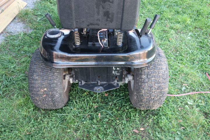 469720-6 MTD Lawn mower / garden tractor