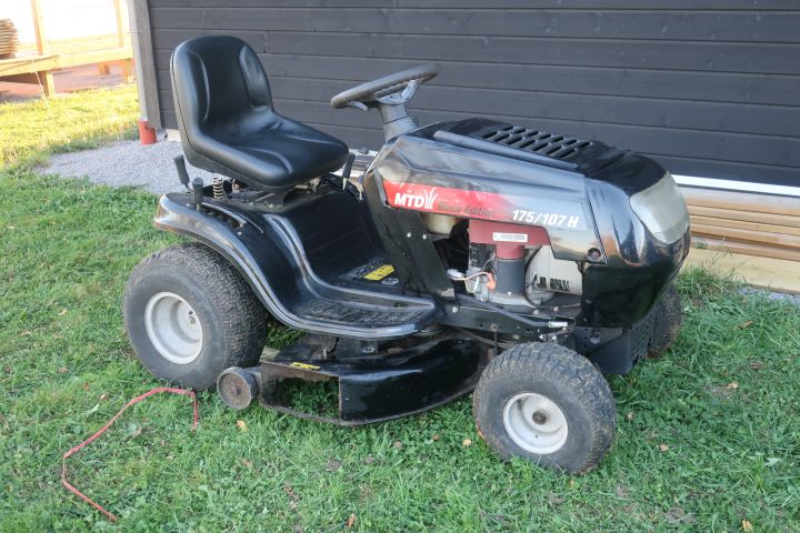 469720-9 MTD Lawn mower / garden tractor