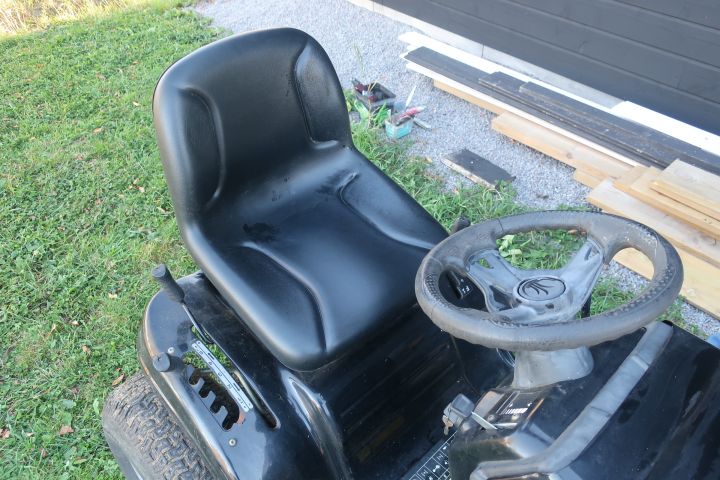 469720-11 MTD Lawn mower / garden tractor