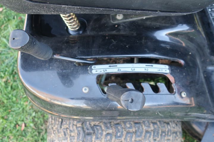 469720-14 MTD Lawn mower / garden tractor
