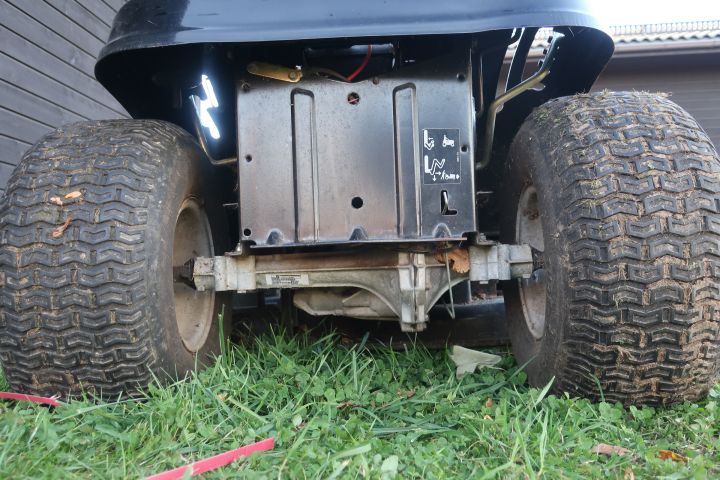 469720-24 MTD Lawn mower / garden tractor