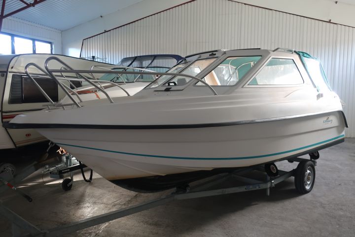 469584-8 Uttern 5500 HT -2001