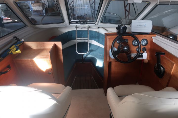 469584-11 Uttern 5500 HT -2001