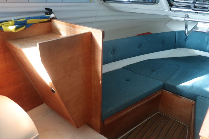 469584-20 Uttern 5500 HT -2001